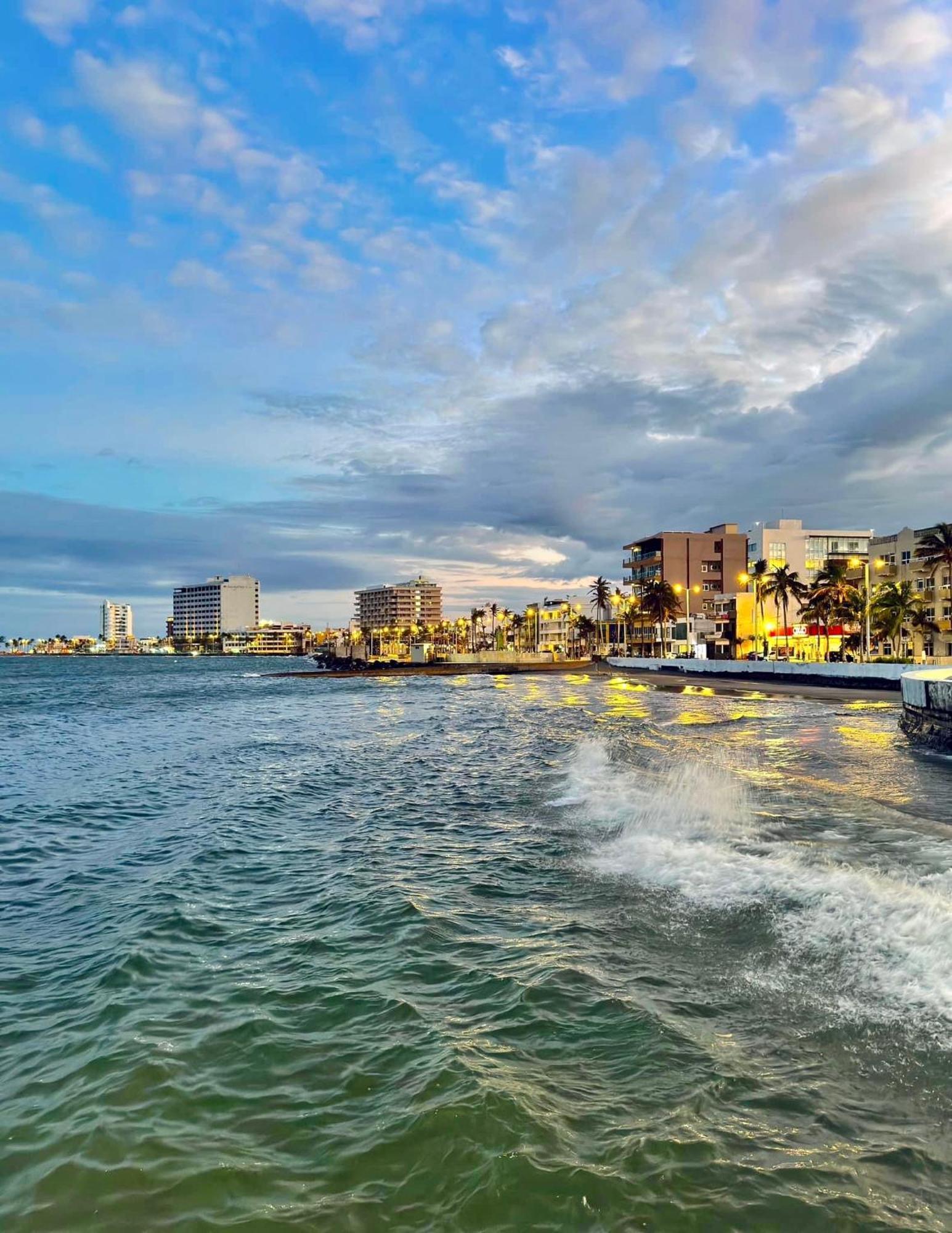 Suites Brisa Marina - Atras De Playa Regatas Y El Malecon, 6 Calles Del Acuario Veracruz Ngoại thất bức ảnh