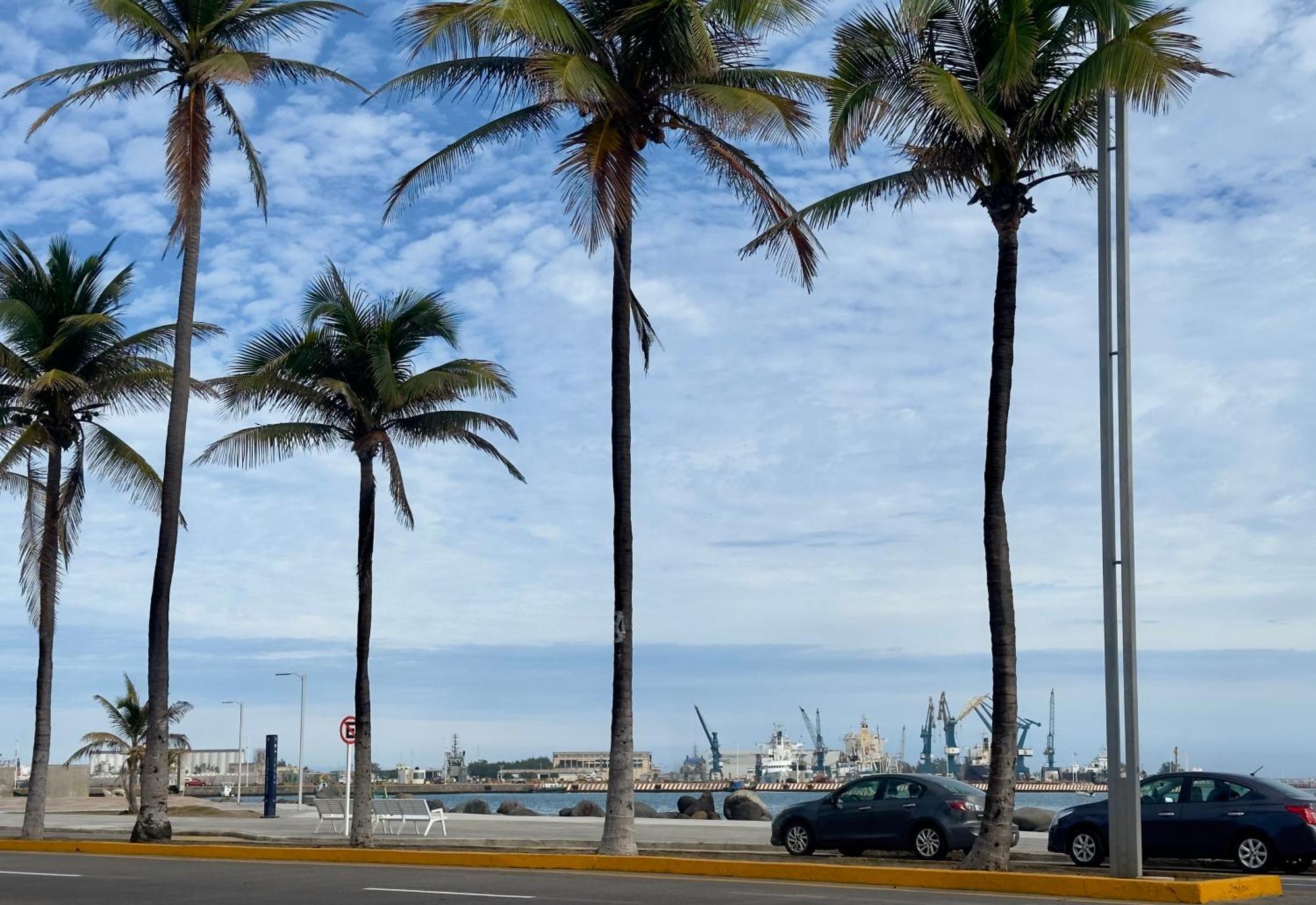Suites Brisa Marina - Atras De Playa Regatas Y El Malecon, 6 Calles Del Acuario Veracruz Ngoại thất bức ảnh