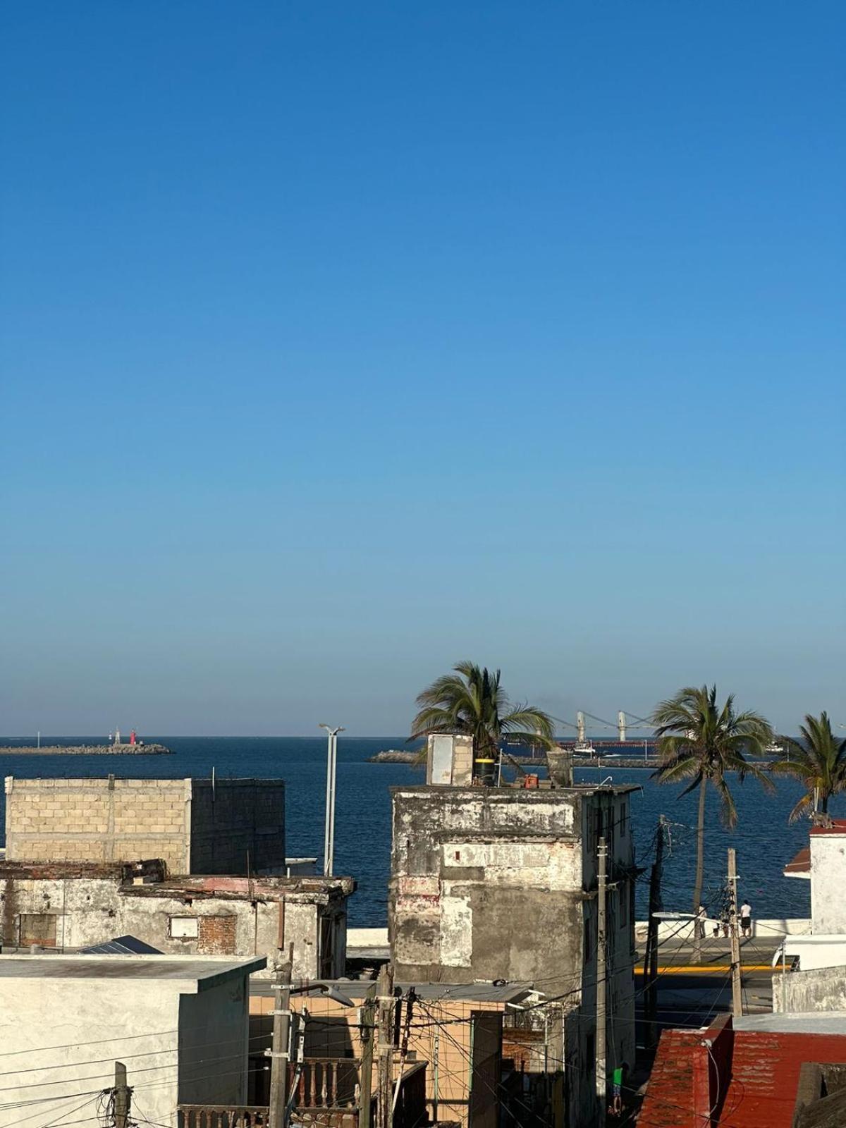 Suites Brisa Marina - Atras De Playa Regatas Y El Malecon, 6 Calles Del Acuario Veracruz Ngoại thất bức ảnh